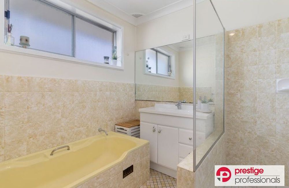 2 Harvey Avenue, Moorebank