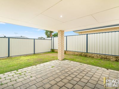 9 Highland Crescent, Meadow Springs