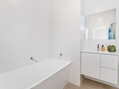 2 / 72 Kingston Street, Oak Flats