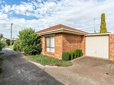 1 / 15 Sittella Court, Werribee