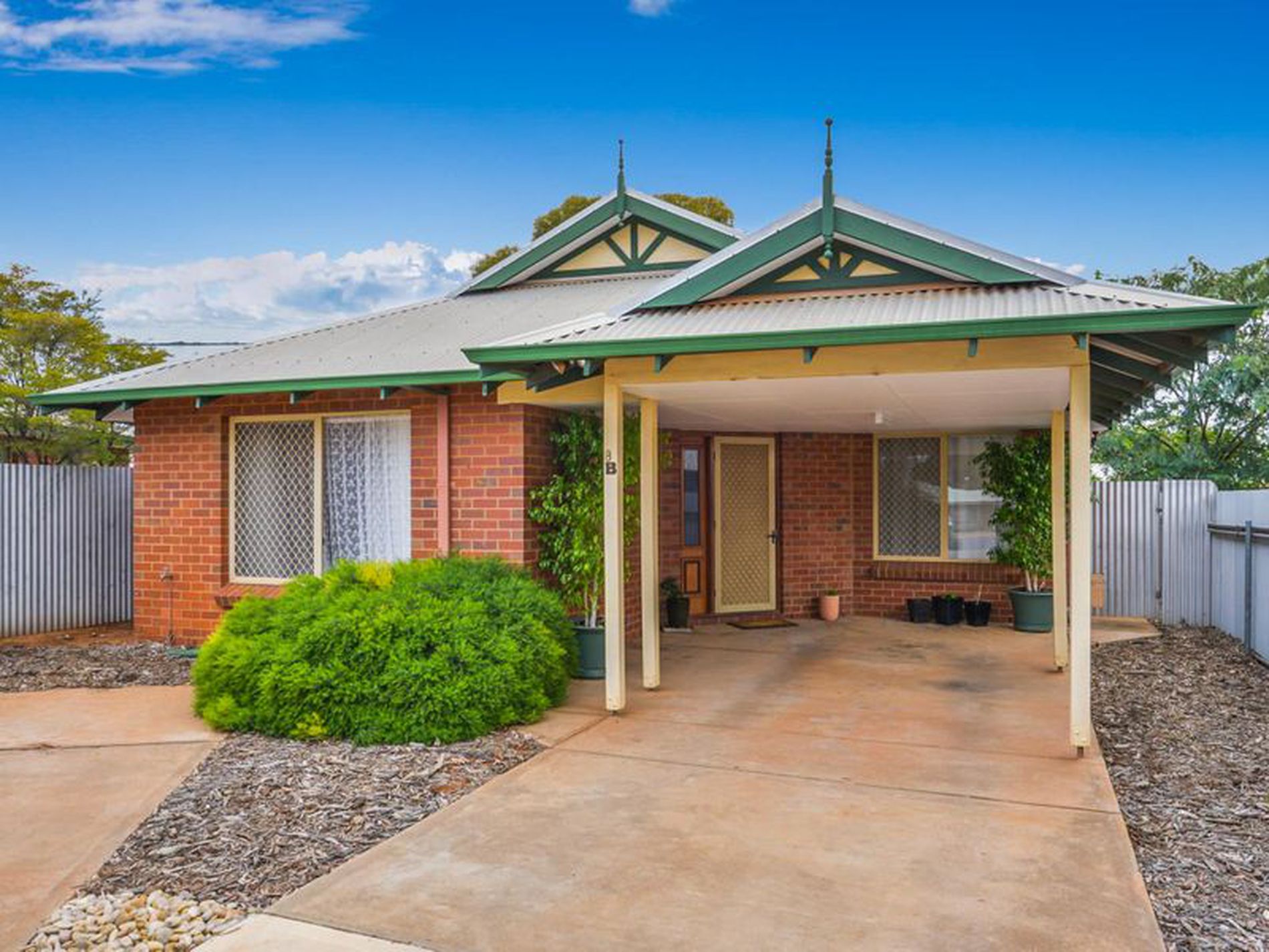 8B Siberia Close, Hannans