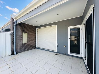 2 / 5 Rose Street, Moranbah