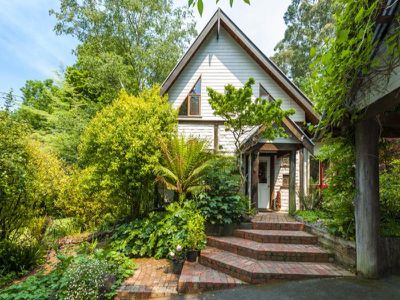 30 Governors Drive, Mount Macedon
