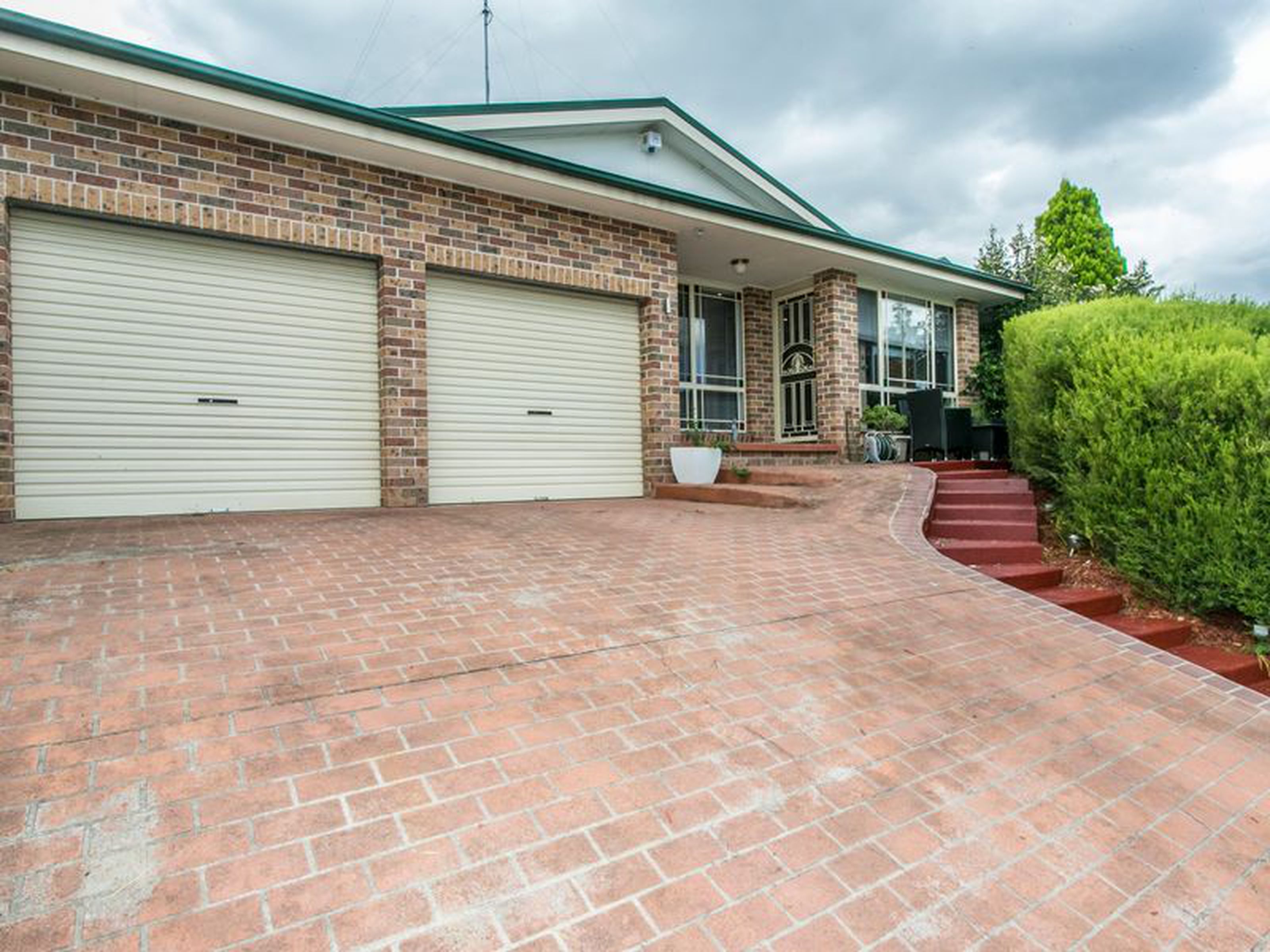 2 / 1 Barronfield Drive, GLENMORE PARK