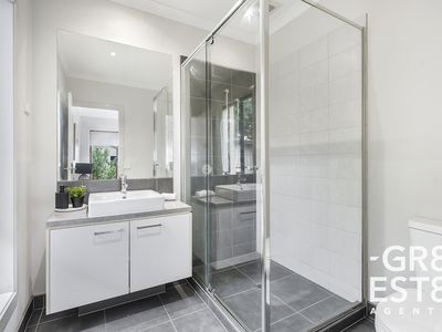 8 John Russell road, Cranbourne West