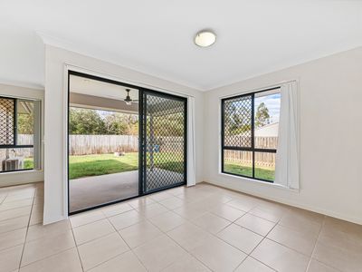 14 Goldenwood Crescent, Fernvale