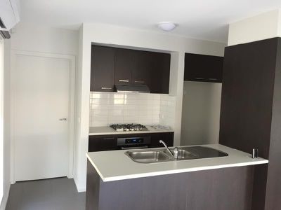 2 / 10 August Street, Werribee