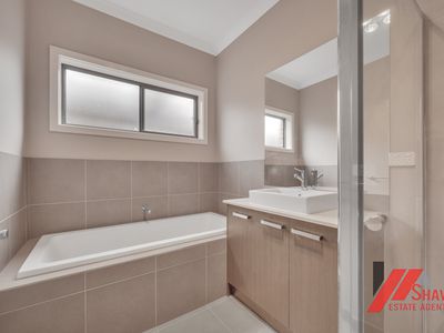 18 Manning Circuit, Tarneit