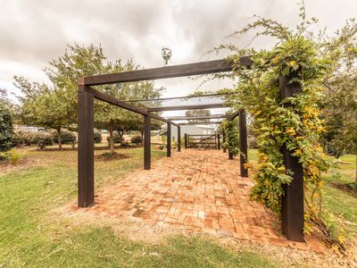 6R Harefield Road, Dubbo