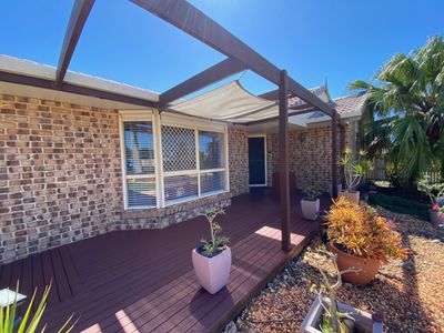 6 Deloraine Avenue, Urangan