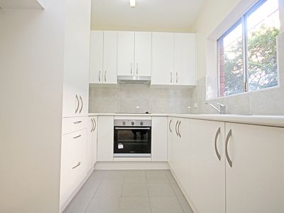 2 / 5 Colin Street, Lakemba