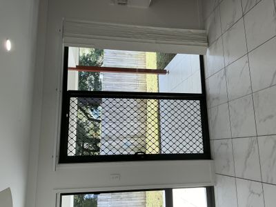 2 / 27 Sharp Crescent, Branyan