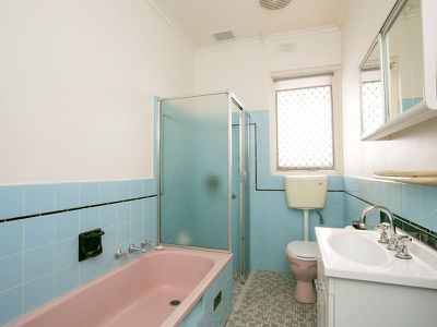 9 / 2 First Avenue, Glenelg East