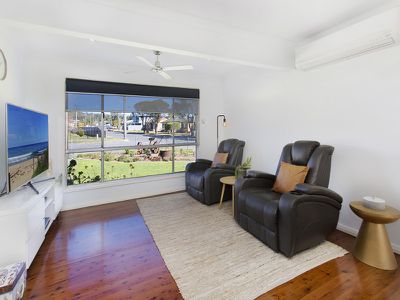 1 Malin Road, Oak Flats