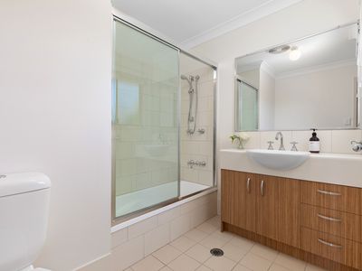 1 / 11 White Street, Everton Park