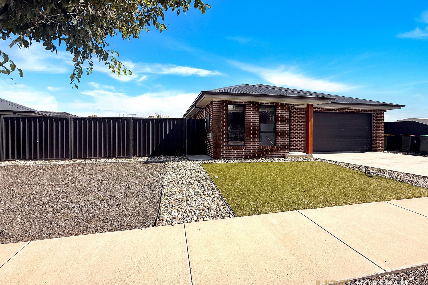 35 Mclean Drive, Horsham