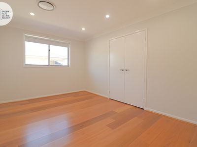 28 Hawkesbury Road, Westmead