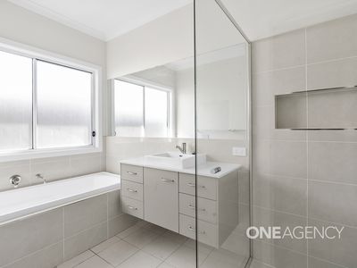 * Bayswood, Vincentia