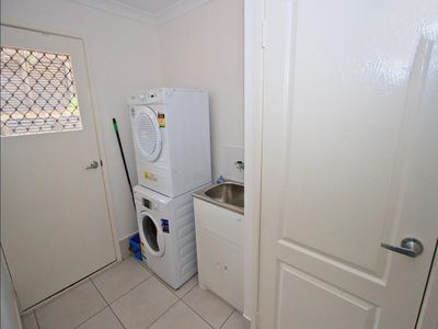 9 Dartmouth Close, Clinton