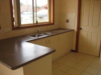 2 / 23 Sassafrass Ave, Windang