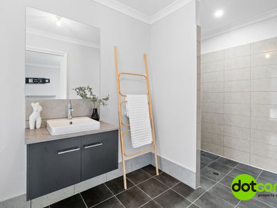 5 Dray Close, Wadalba