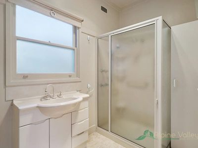 26 Lakeside Avenue, Mount Beauty