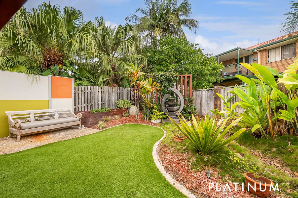 2 / 26 Waterdown Drive, Elanora