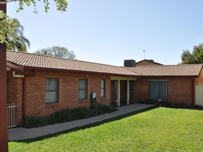 1 Honeysuckle Street, Forbes