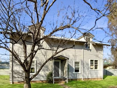 3 Little Queen Street, Forbes