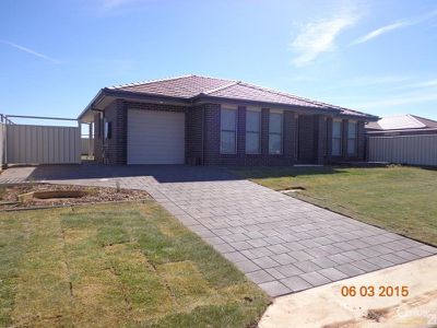 42 Champagne Drive, Dubbo