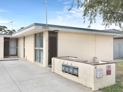 2/4 Tyrone Street, Werribee