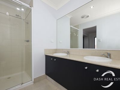 24 Taylor Way, Hillarys