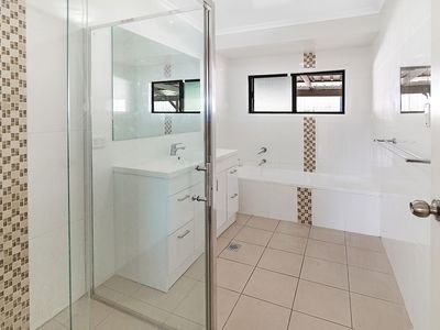 35 Meadow Brook Crescent, Merrimac