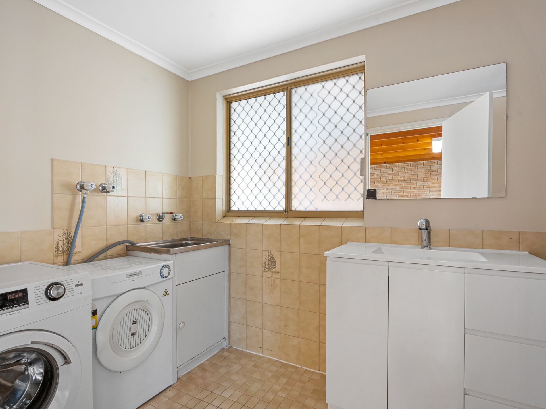 3 / 2 Carrington Street, South Kalgoorlie