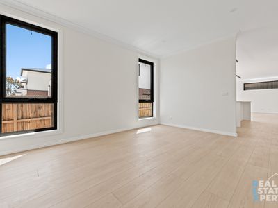 5 / 5 Sylvanwood Crescent, Narre Warren