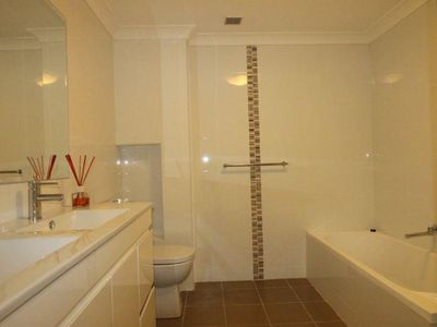 2 / 1 Gibbons Lane, Arncliffe