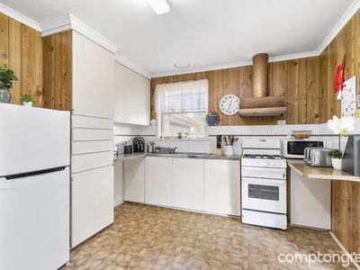 9 Hibiscus Crescent, Newcomb