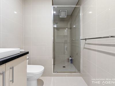 5 / 17 Stroughton Road, Westminster