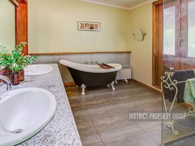1195 Howes Creek Road, Mansfield