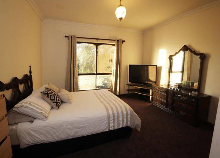 2 Everard Court, West Lakes