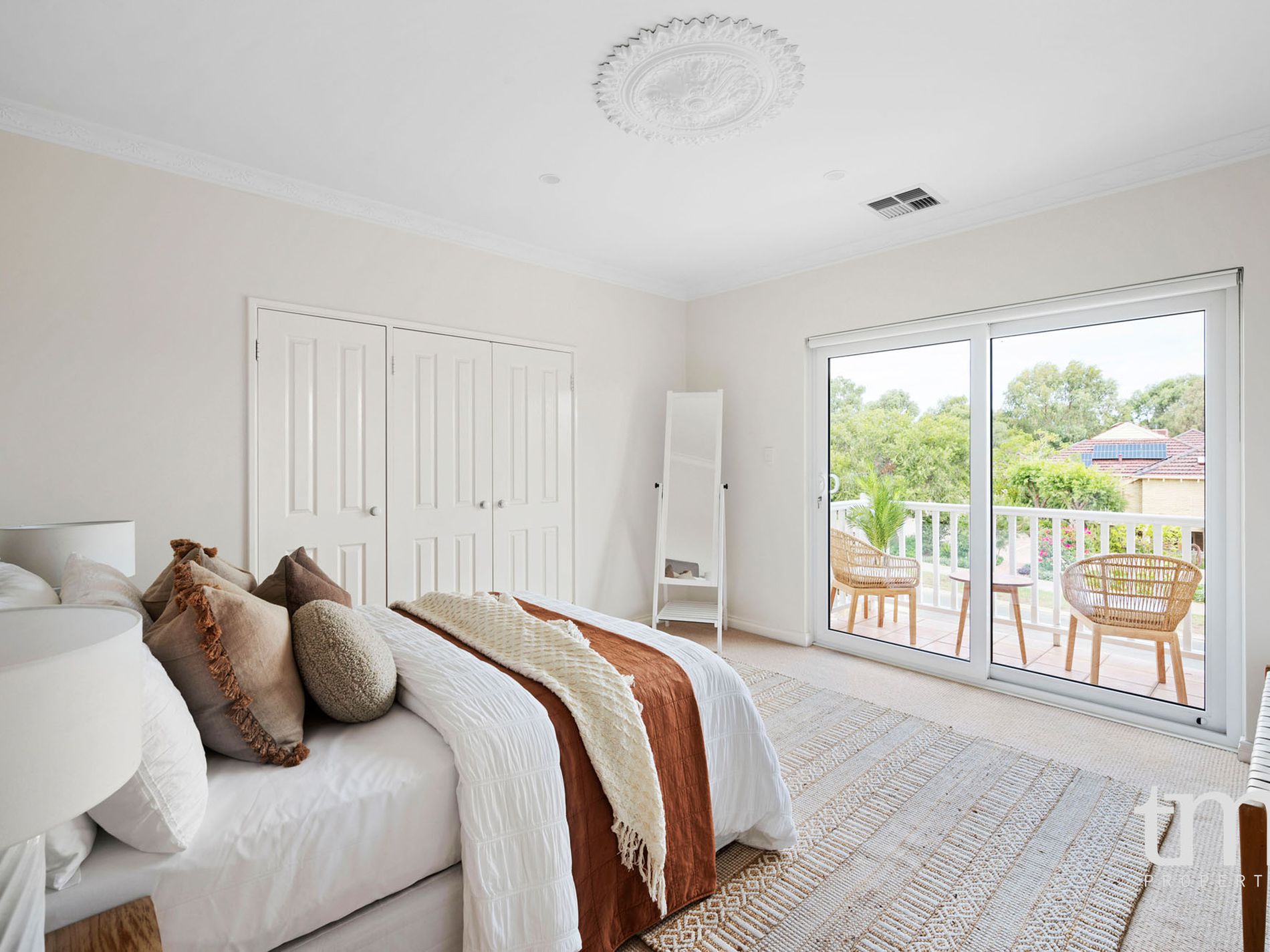1 Grove End Ridge, Mount Claremont