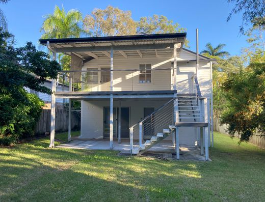 Tewantin house for rent - UNFURNISHED image 1