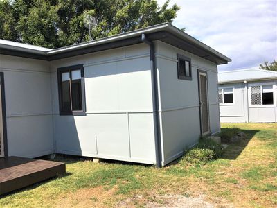 2 / 4 Commonwealth Avenue, Burrill Lake