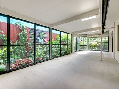4 Lyndon Close, Bentley Park