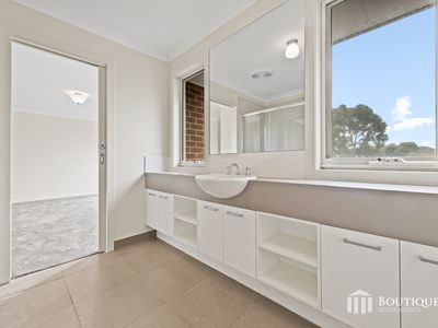 53 Premier Drive, Berwick