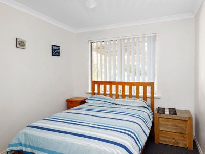 10B Riverina Way, Hannans