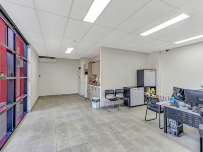 2 / 6 EXCHANGE PARADE, Smeaton Grange