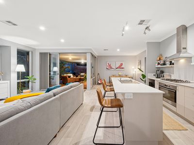 8 Claymore Place, Piara Waters