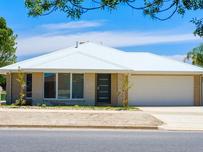 1 / 1 PEACOCK AVENUE, Wodonga