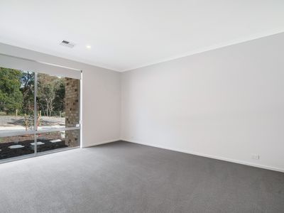 9 Shortland Road, Bushmead